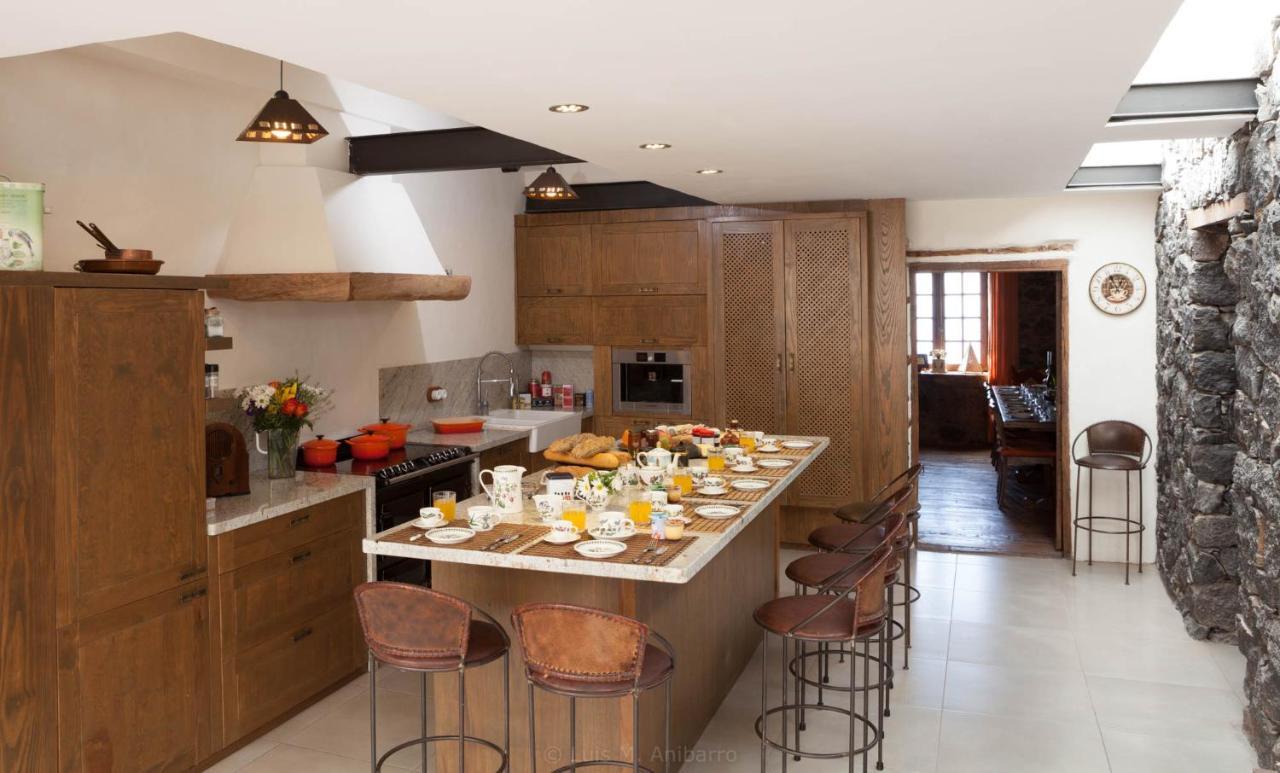 Historic Canarian House, Private Heated Infinity Pool, Bbq, Wifi + Panoramic Ocean Views Arona  Dış mekan fotoğraf